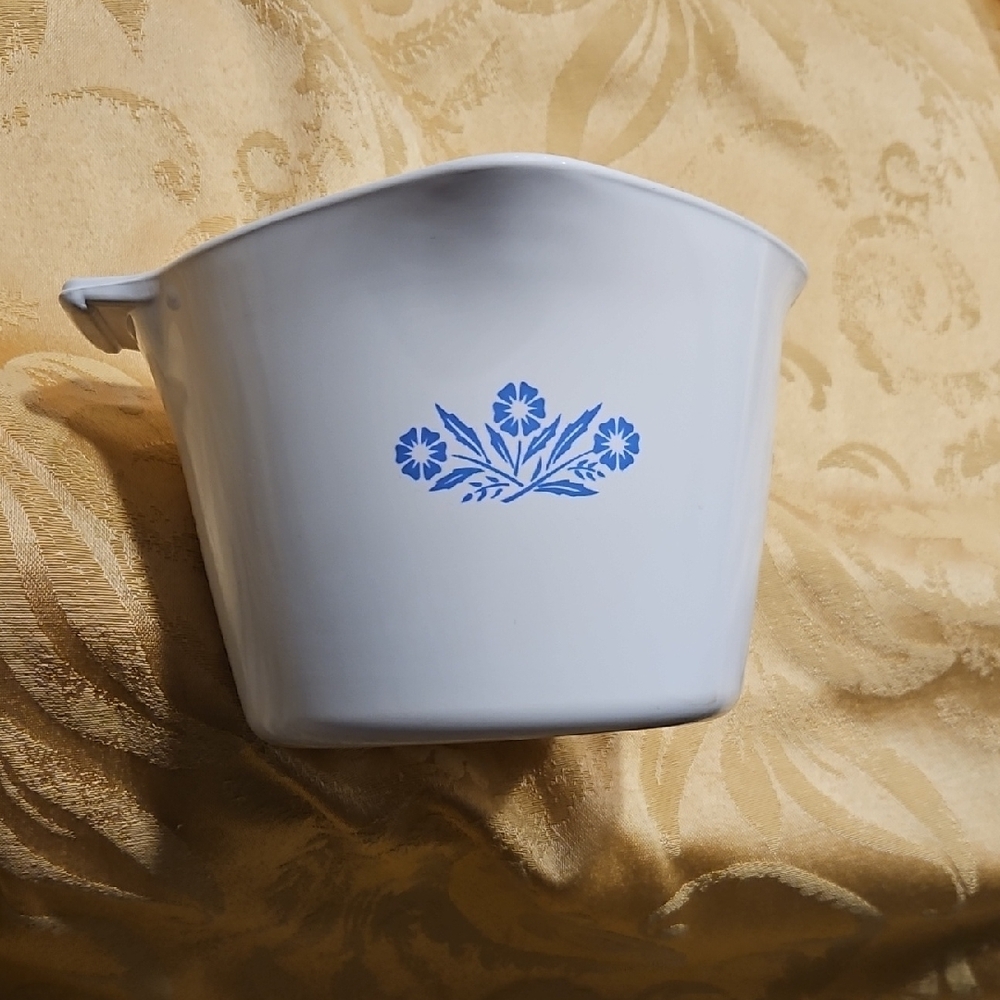 Vintage Corning Ware 1QT Saucemaker/Measuring Cup W/Cornflower Blue Design
